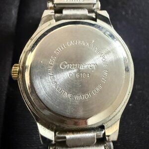 Working- new battery- Vintage women's Gramercy Timex watch